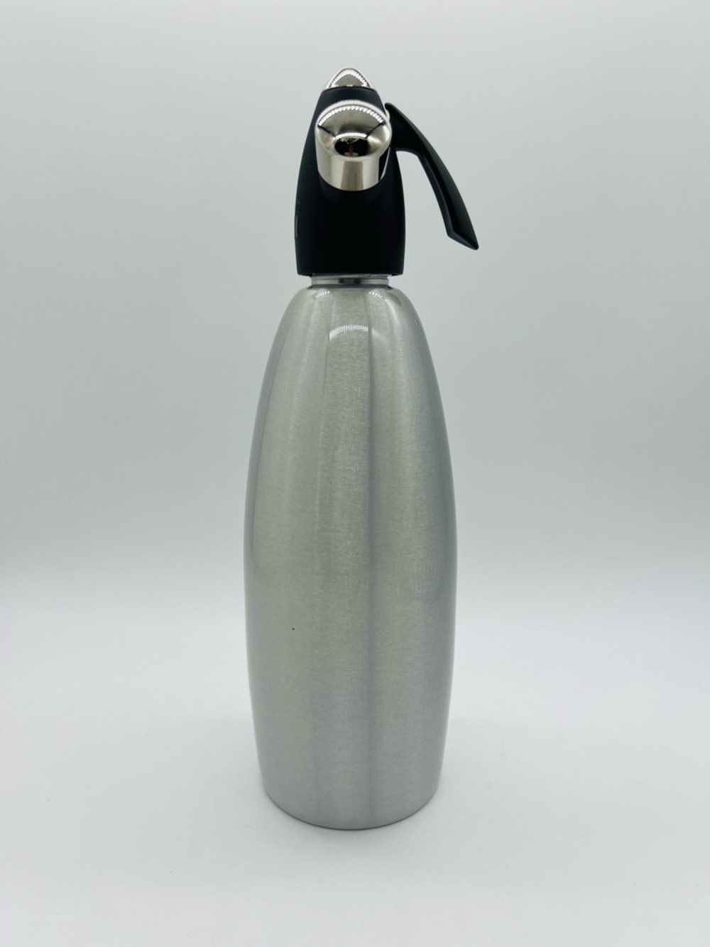 iSi Soda Siphon 1 Liter Brushed Nickel with Black Top - Picture 3 of 15